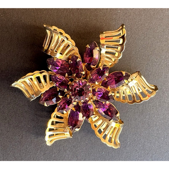 Vintage Kramer of NY Filigree Bow w/ Purple Rhinestones Brooch Gold Tone 2" - Picture 6 of 9